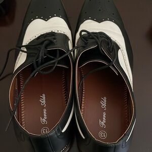 Perfect for Great Gatsby or roaring 20’s costume.  Ferro Aldo shoes size 13.